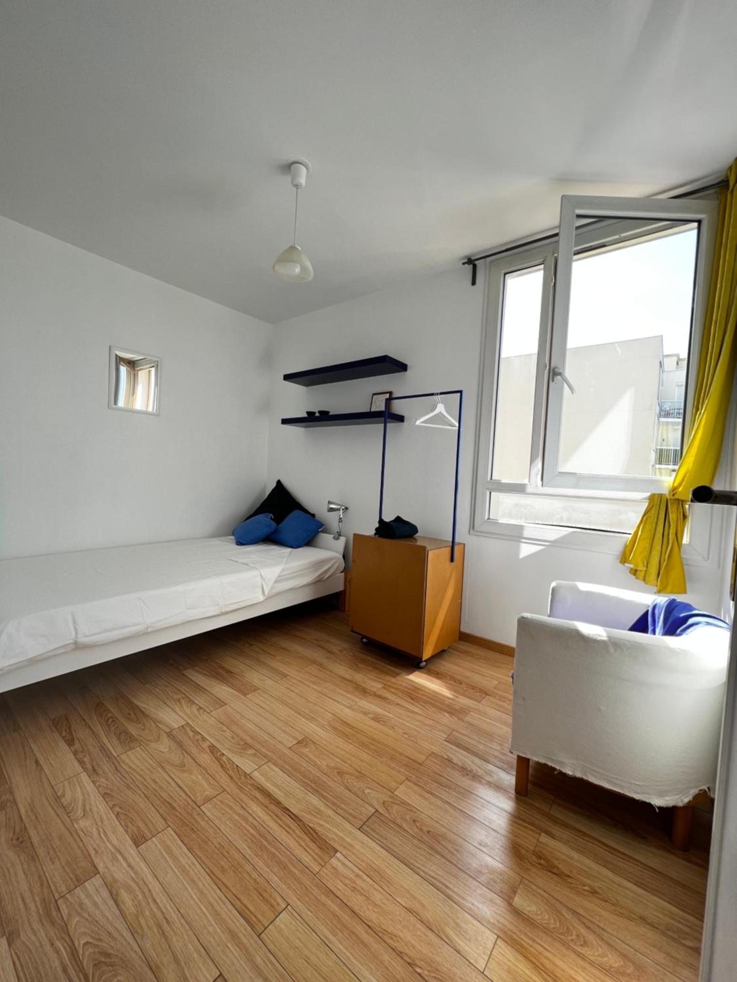 Famille D'accueil Entre Paris Et Douze Minutes Centre Paris Quinze Euros De Pour Frais De Menage Neuilly-sur-Marne